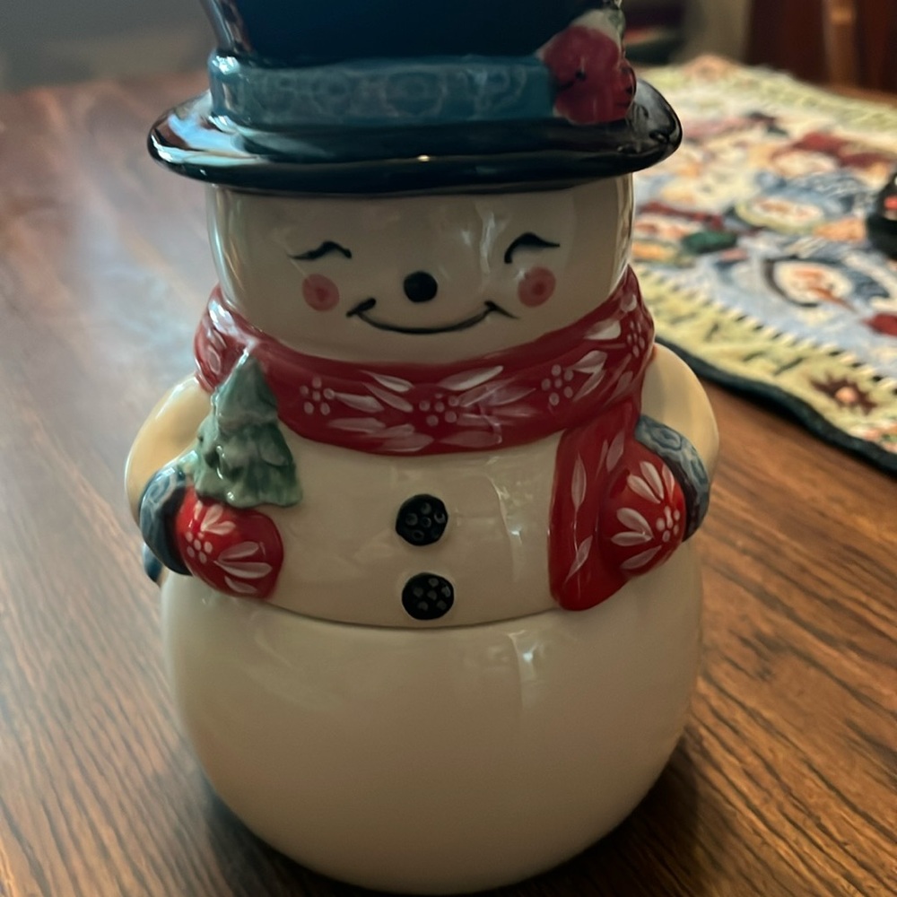 Temptations snowman dish like new gently used